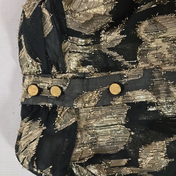 Metallic Flroal Blouse - Picture 6 of 9